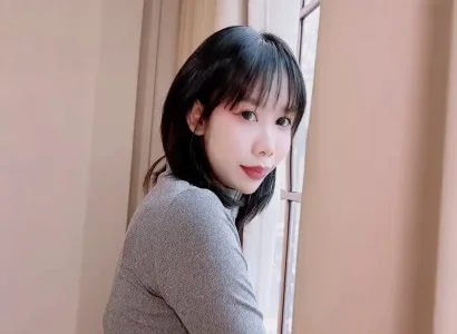 Em gái muốn quan hệ đi thuê nhà địt nhau luôn với chủ