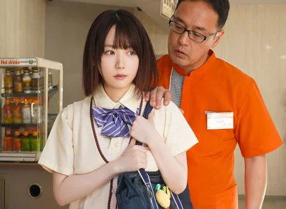 Quản lý trẻ xử lý em gái ăn cắp vặt tại cửa hàng