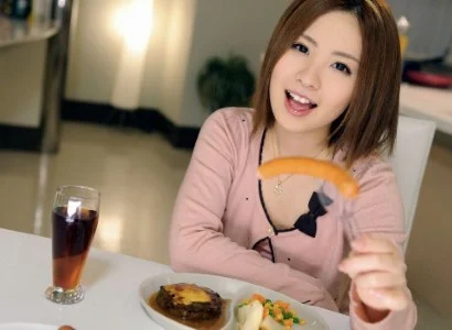 Anh sau bữa tối thì nện em